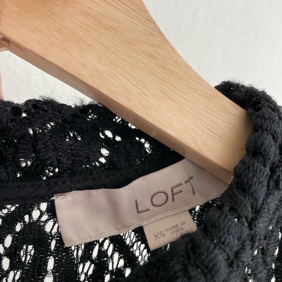 💕LOFT Lace Tank Bundle 💕 - Picture 3 of 7